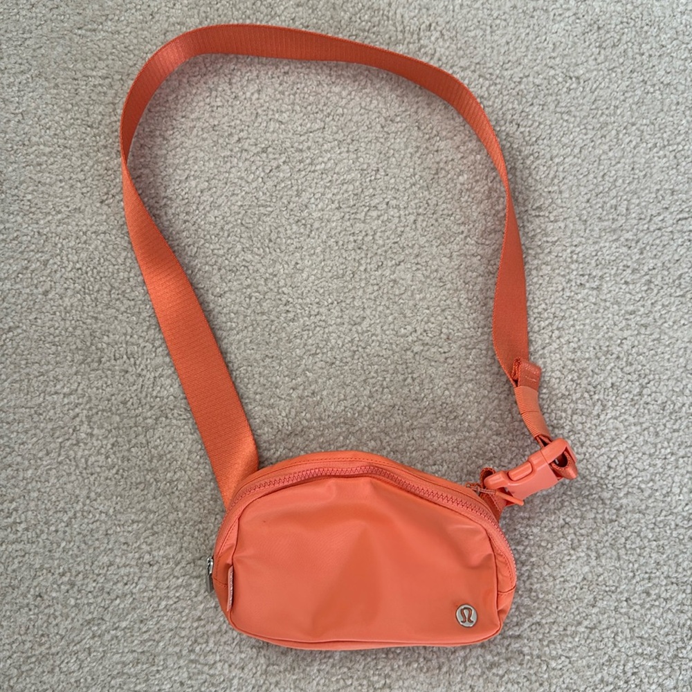 Lululemon Everywhere Belt Bag 1L